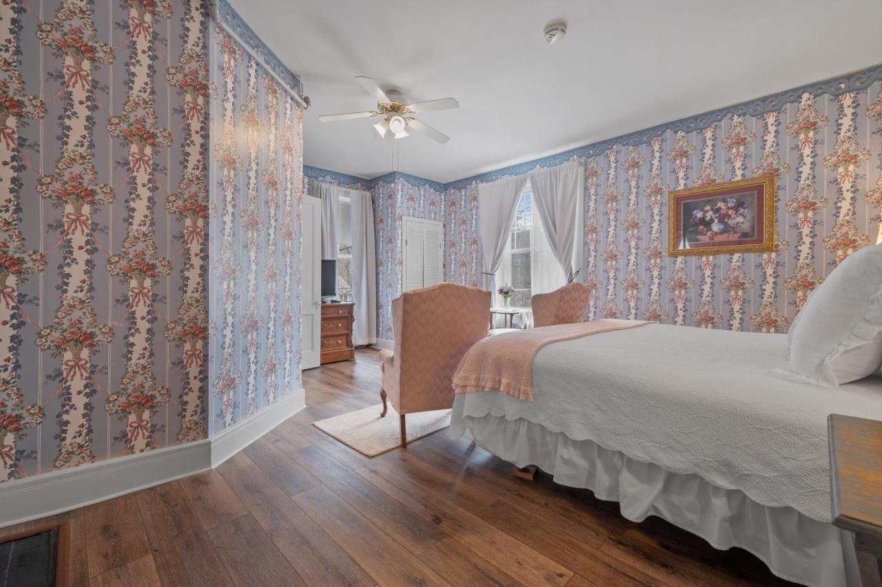 Brook Farm Inn 레녹스 외부 사진