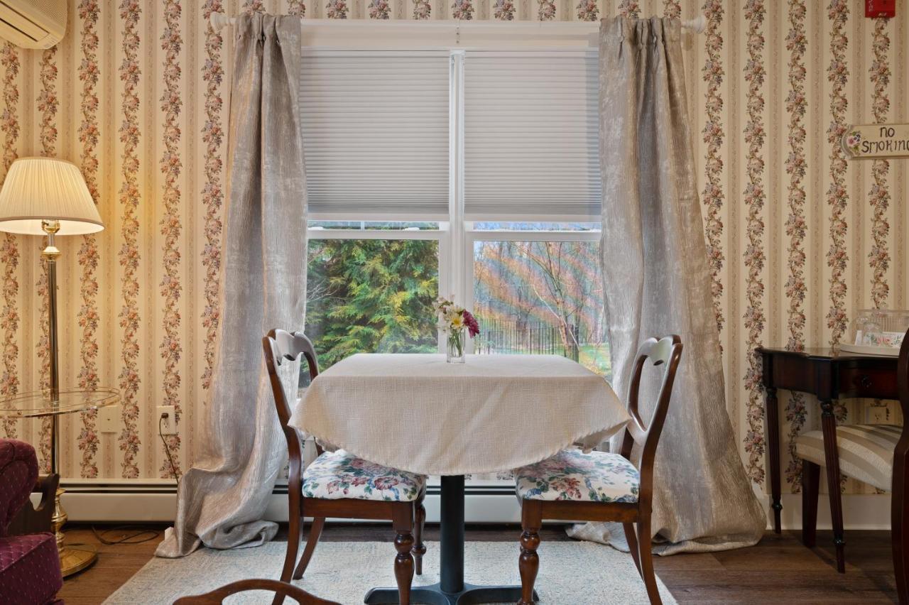 Brook Farm Inn 레녹스 외부 사진