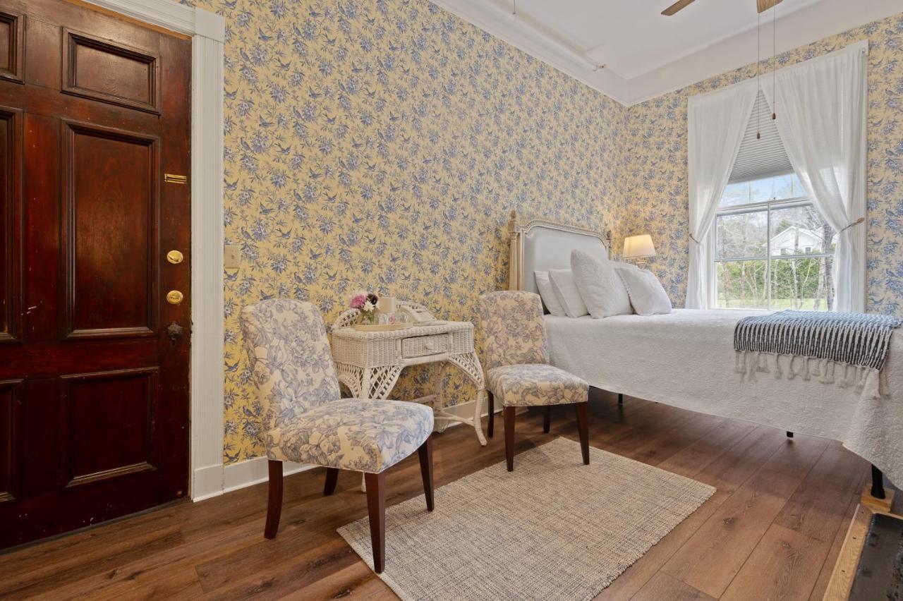 Brook Farm Inn 레녹스 외부 사진